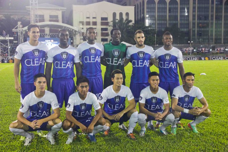 TEAM JAMES standing from left: James Younghusband, Andy Cole, Izzo El Habib, Roland Sadia, Joaquin Cañas and Valentine Kama, foreground from left: Simon Greatwich, Daisuke Sato, Joo Young Lee, OJ Porteria and Anton Del Rosario. THE CLEAR DREAM MATCH was held at the sold out University of Makati Stadium last June 7, 2014. Photo by Jude Bautista