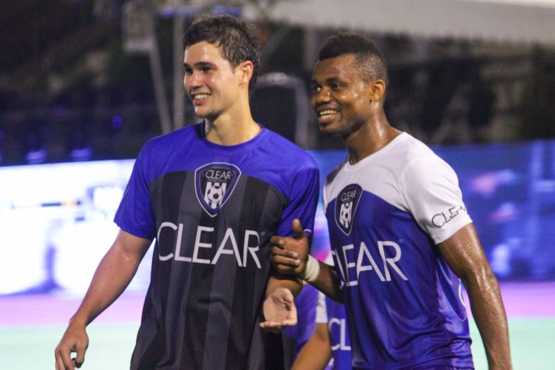 from left: Phil Younghusband and TEAM JAMES’ Valentine Kama. THE CLEAR DREAM MATCH was held at the sold out University of Makati Stadium last June 7, 2014. Photo by Jude Bautista